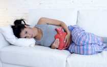 Можно ли греть живот грелкой при менструальных болях